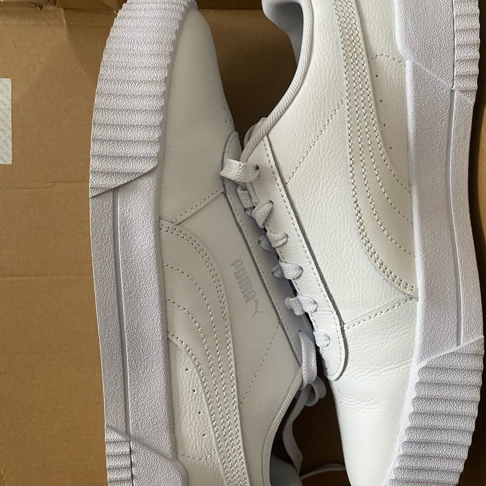 PUMA Women’s Carina L Sneaker